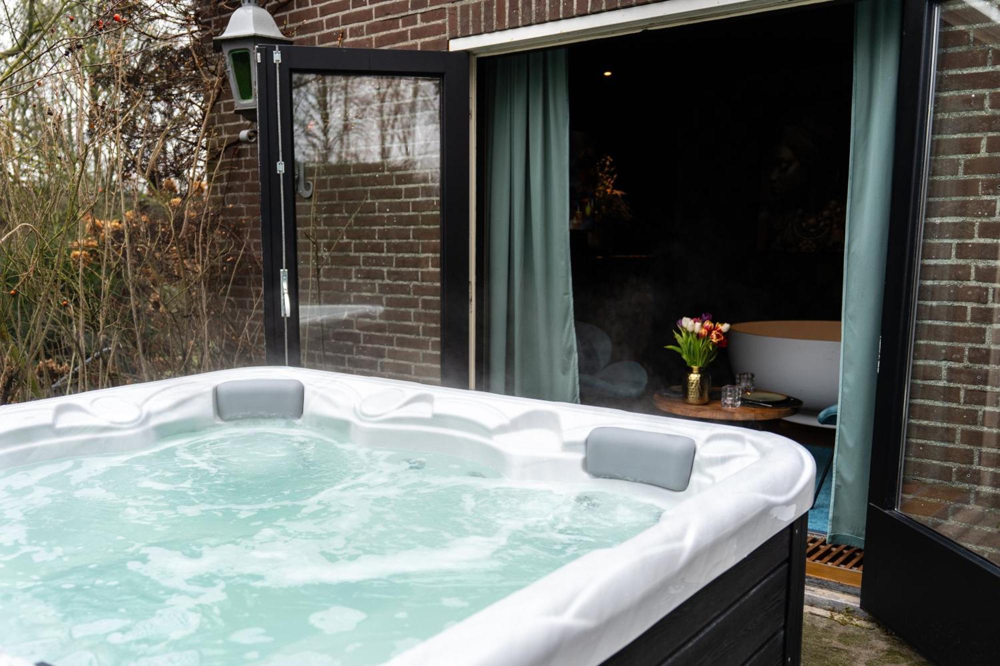 De Luxe Bed &Wellness Villa 's-Hertogenbosch  Exterior photo